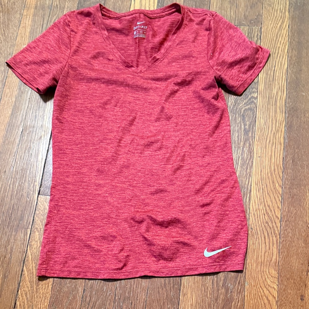 Nike Women's Heathered Red Short Sleeve Tee